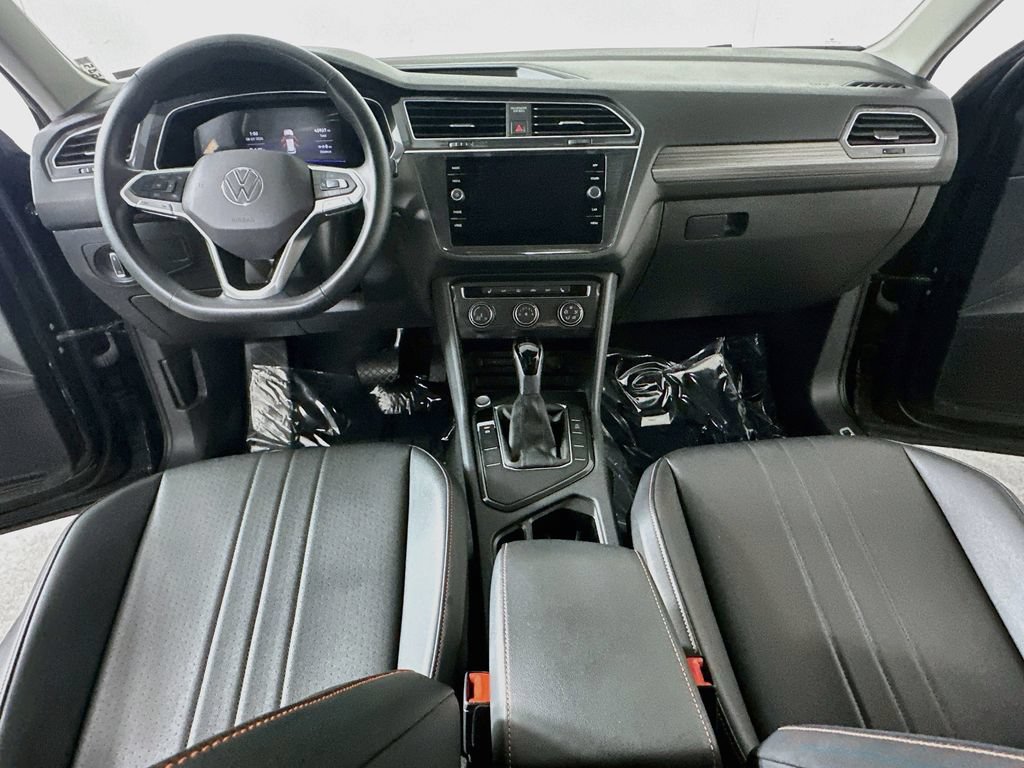 Used 2024 Volkswagen Tiguan SE FWD image 16