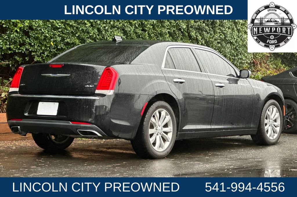 Used 2018 Chrysler 300 Limited image 3