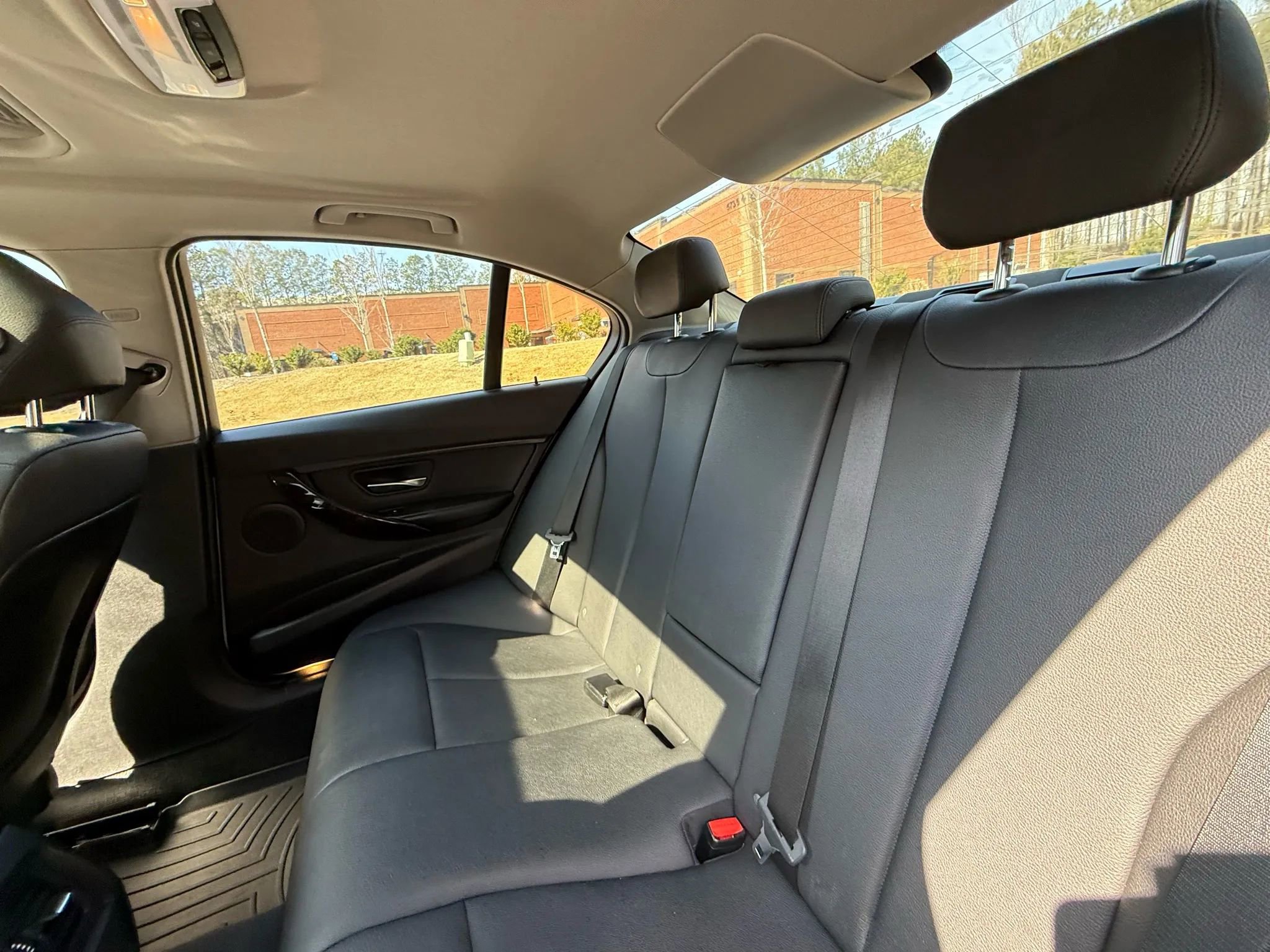 Used 2015 BMW 320i Sedan RWD image 17