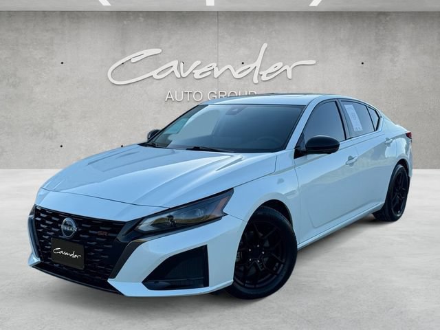 Used 2023 Nissan Altima 2.0 SR FWD image 1