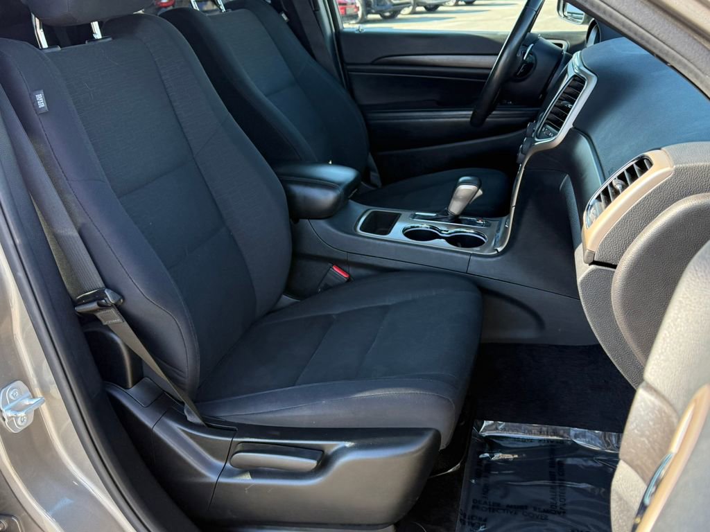 Used 2016 Jeep Grand Cherokee Laredo w/ Quick Order Package 23E image 12