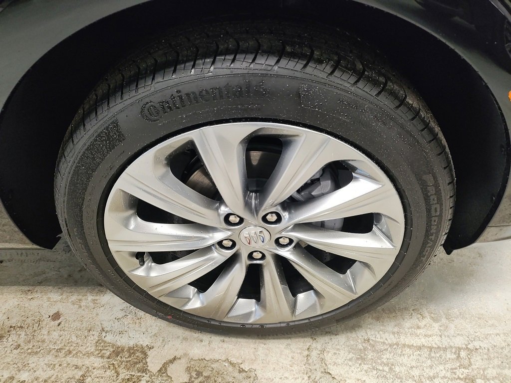 New 2026 Buick Envista Avenir image 4