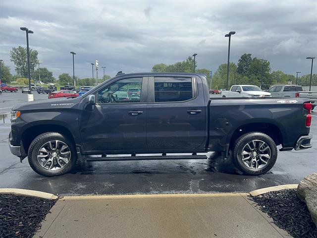 Used 2024 Chevrolet Silverado 1500 LT AWD/4WD image 4