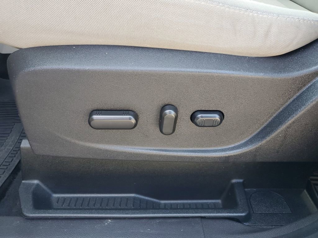 Used 2018 Ford Escape SE image 20