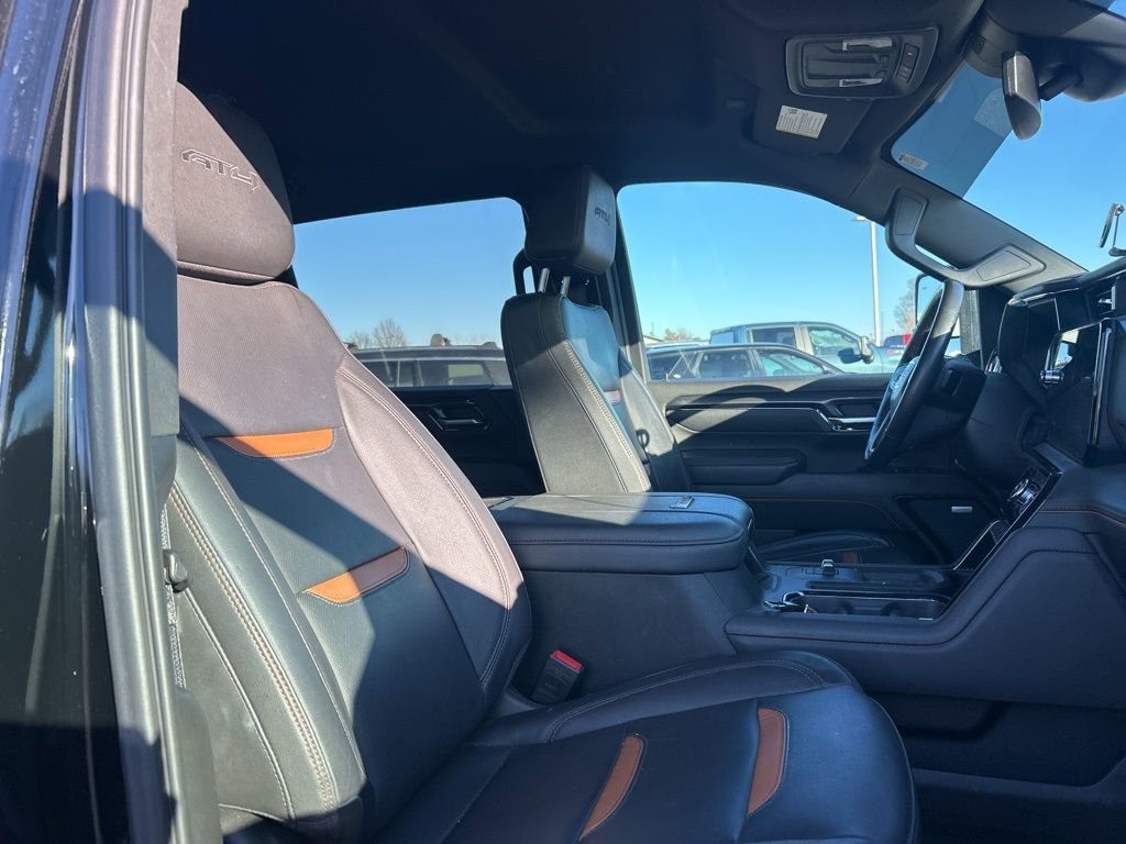 Used 2024 GMC Sierra 2500 AT4 image 7
