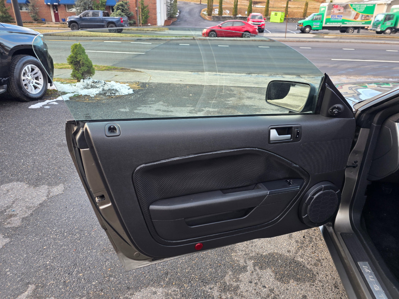 Used 2005 Ford Mustang GT image 10