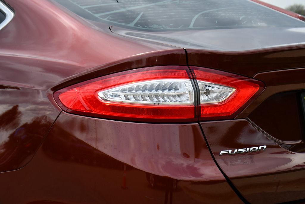 Used 2016 Ford Fusion SE w/ Equipment Group 202A FWD image 33