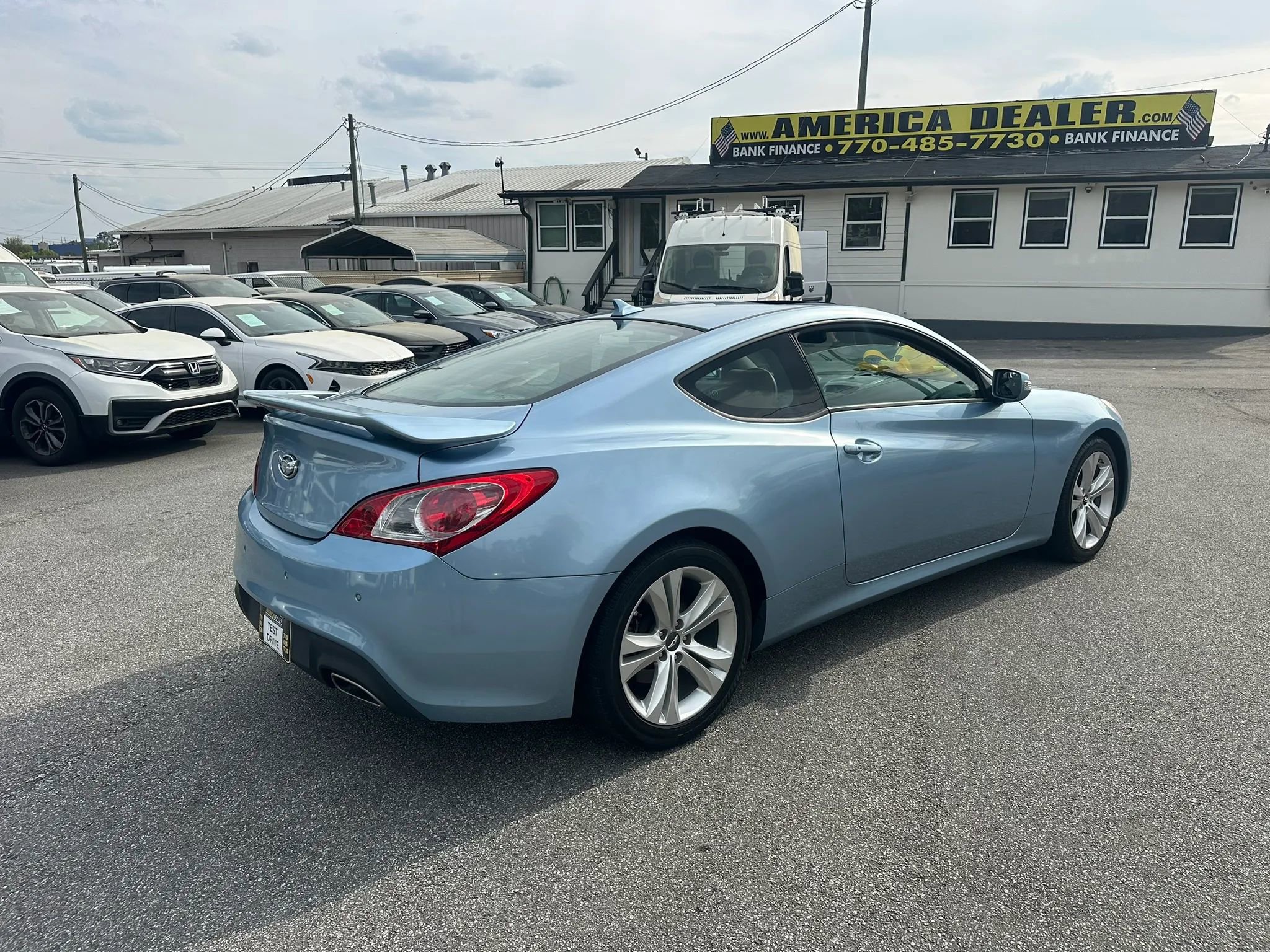 Used 2011 Hyundai Genesis 3.8 image 9