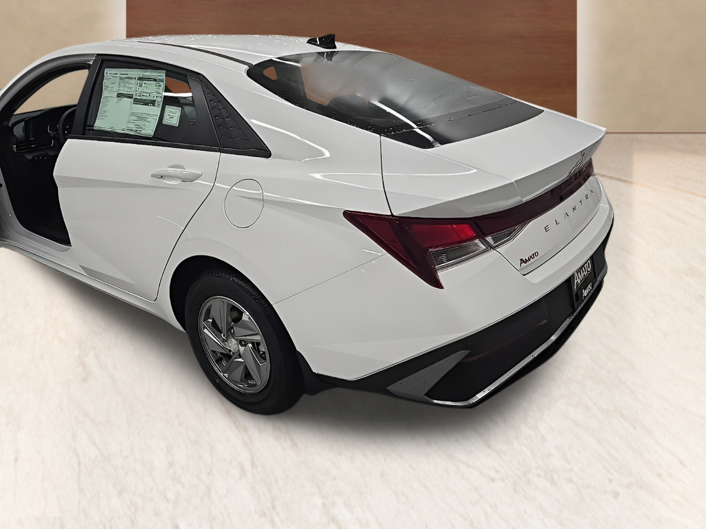 New 2026 Hyundai Elantra SE FWD image 38