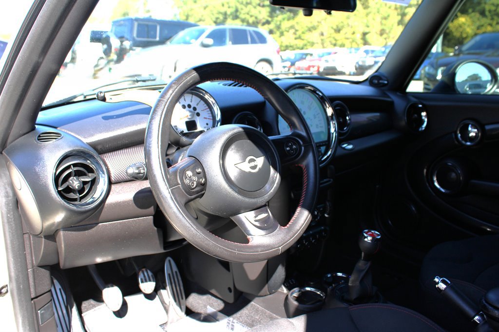 Used 2013 MINI Cooper Clubman S image 12