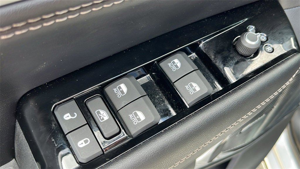 Used 2024 Jeep Wagoneer Series III w/ Premium Group I image 12