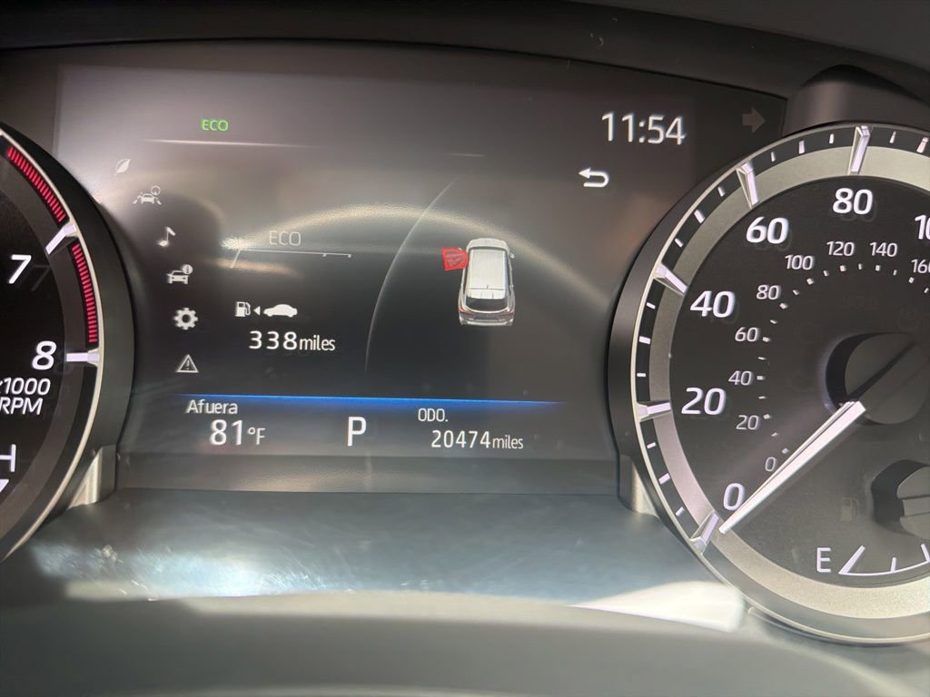 Used 2025 Toyota Highlander XLE FWD image 4