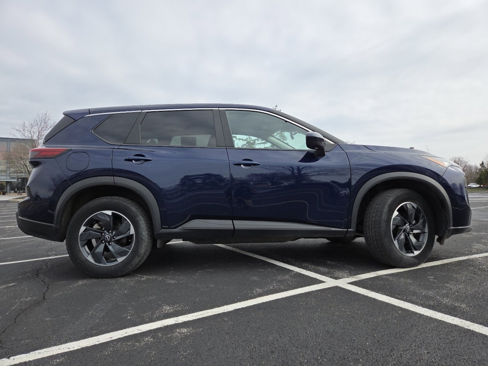 Used 2024 Nissan Rogue SV image 18
