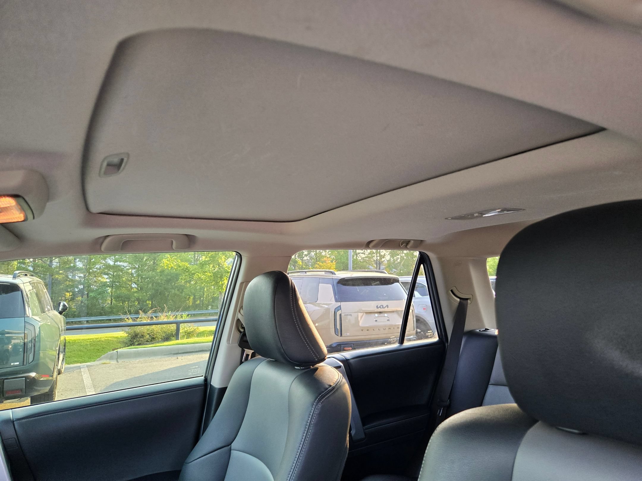 Used 2020 Toyota 4Runner SR5 Premium w/ Moonroof Package RWD image 25