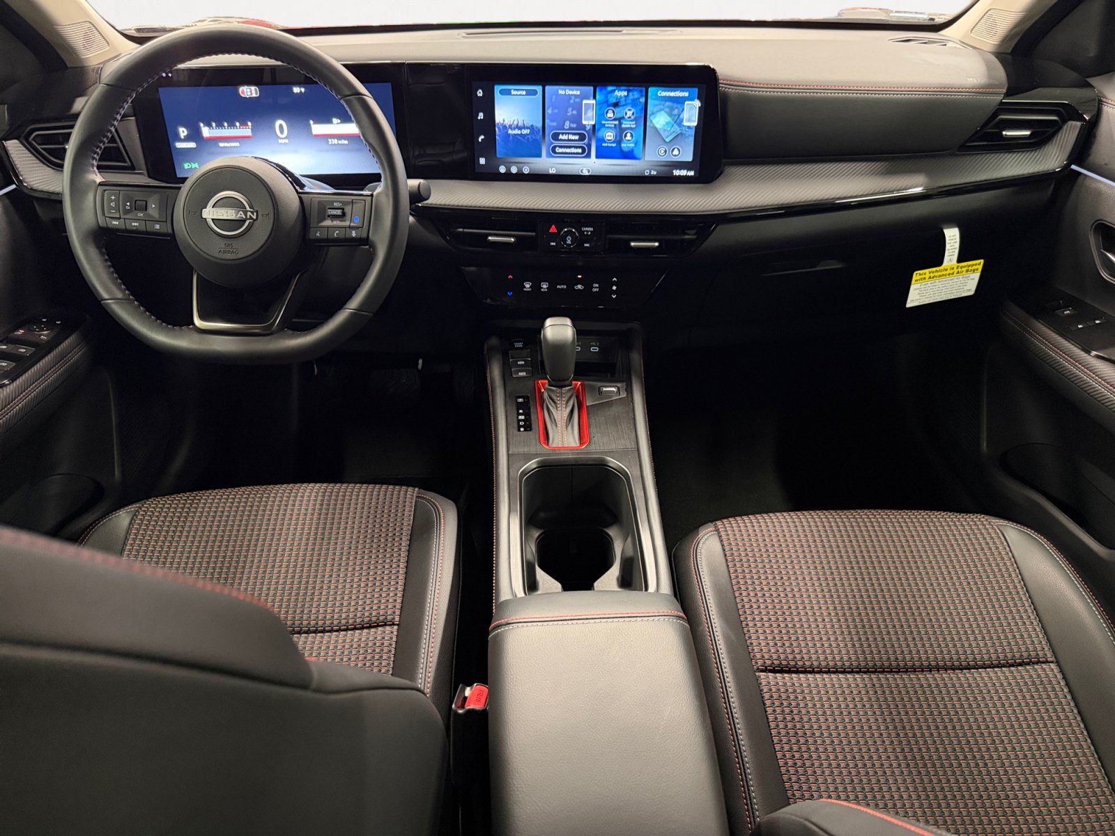Used 2026 Nissan Kicks SR FWD image 3