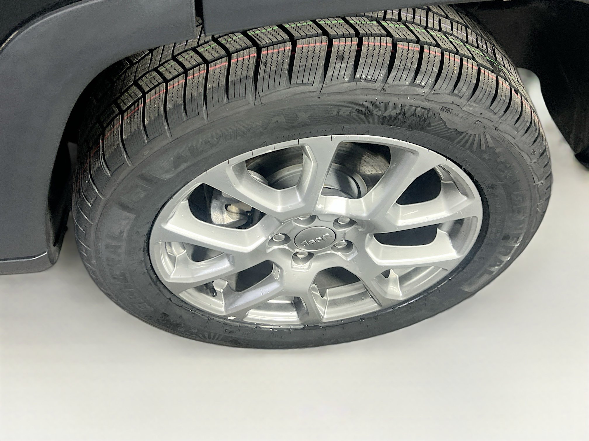 Used 2022 Jeep Compass Latitude AWD/4WD image 29