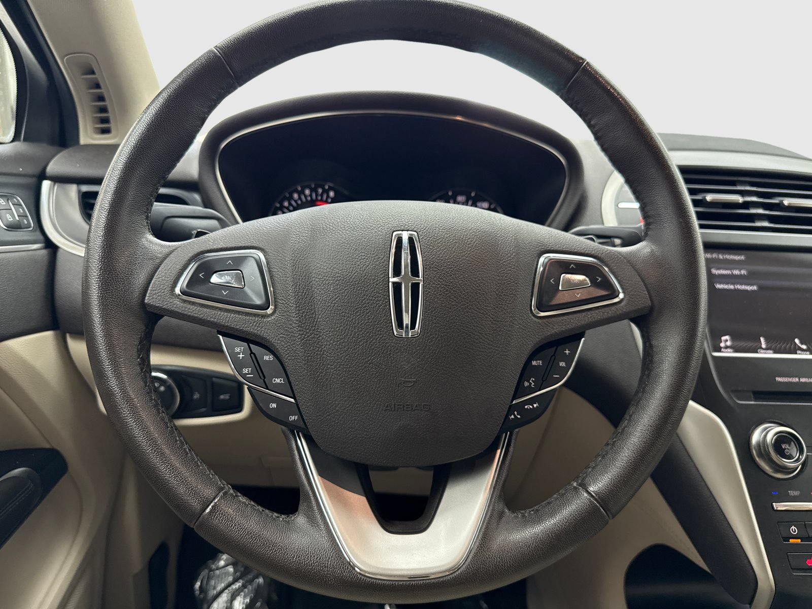Used 2019 Lincoln MKC Premiere FWD image 19