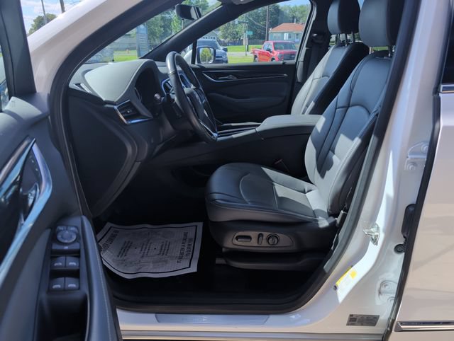Used 2024 Buick Enclave Essence w/ Technology Package FWD image 11