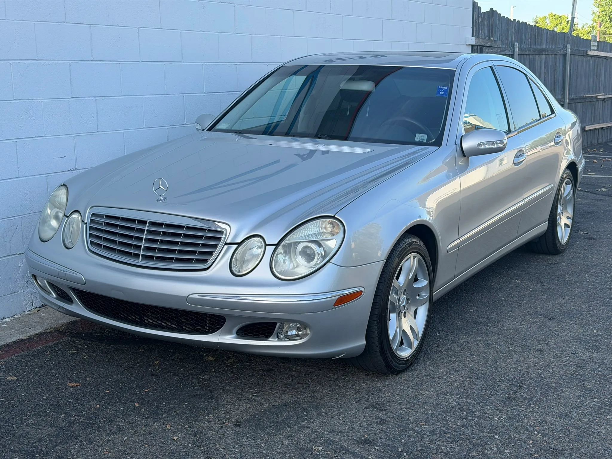 Used 2003 Mercedes-Benz E 500 Sedan image 2