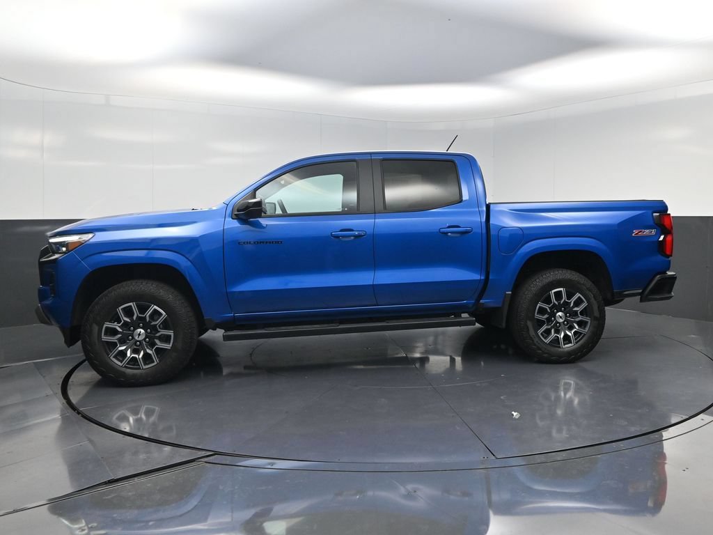 Used 2024 Chevrolet Colorado Z71 w/ Z71 Convenience Package 2 AWD/4WD image 3