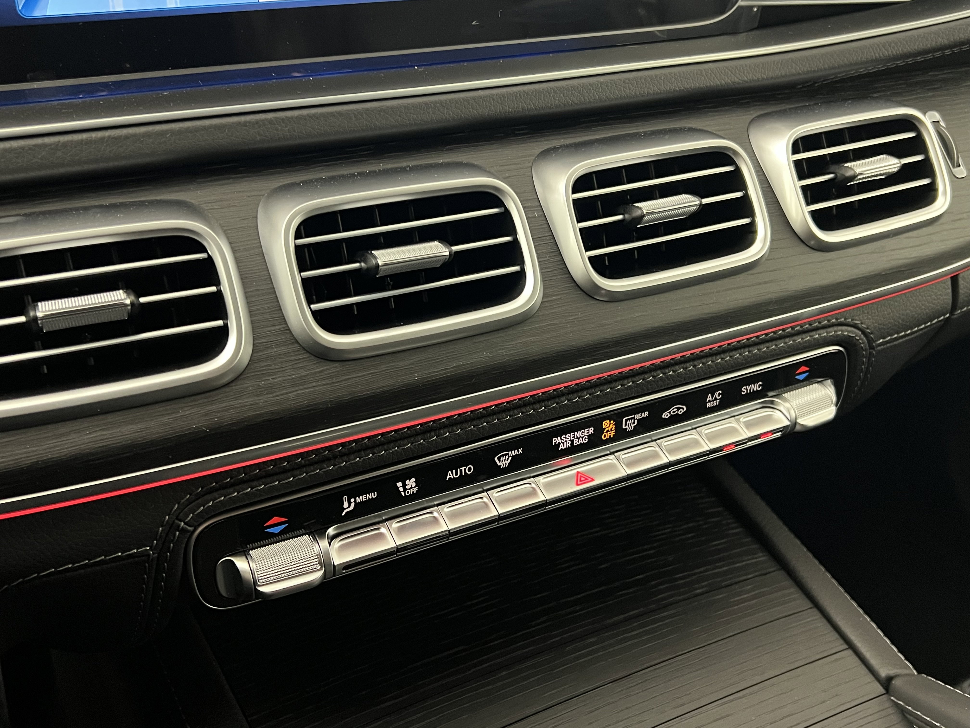 New 2025 Mercedes-Benz GLE 53 AMG 4MATIC Coupe image 32