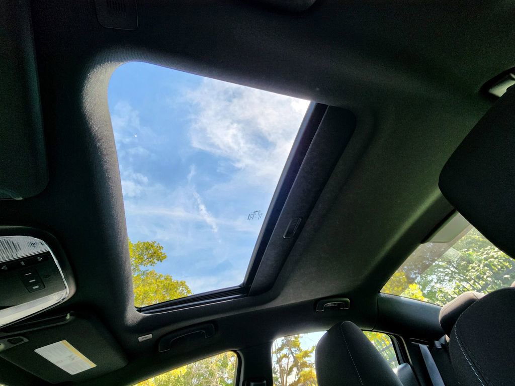 Used 2023 Dodge Charger R/T w/ Cold Weather Package image 18