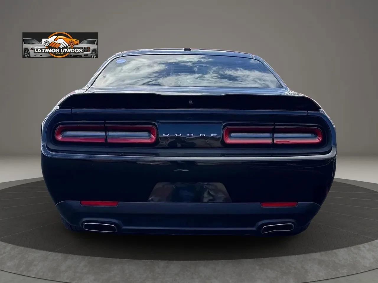 Used 2019 Dodge Challenger SXT image 6