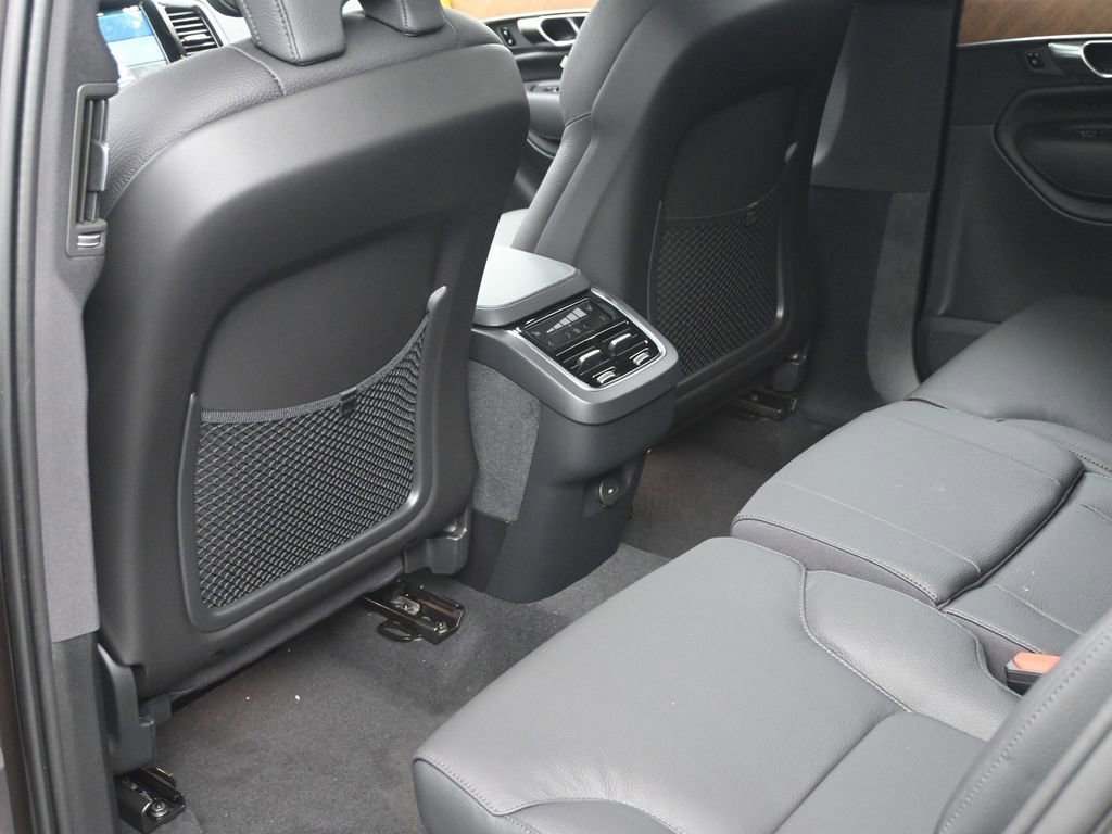 New 2025 Volvo XC90 B6 Plus w/ Protection Package Premier image 25