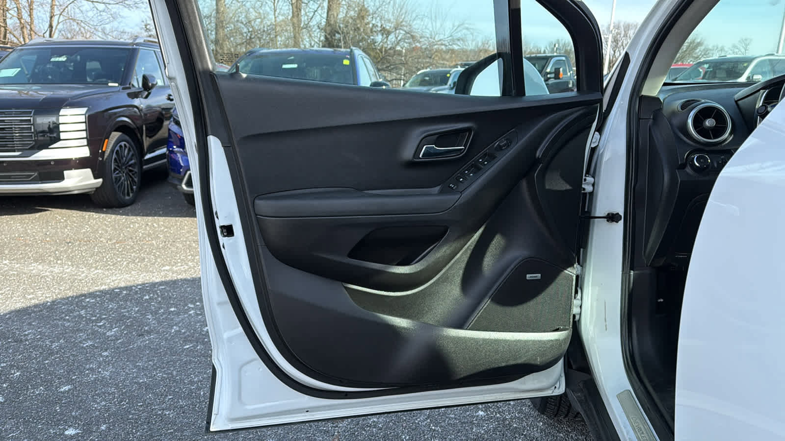 Used 2015 Chevrolet Trax LTZ image 11