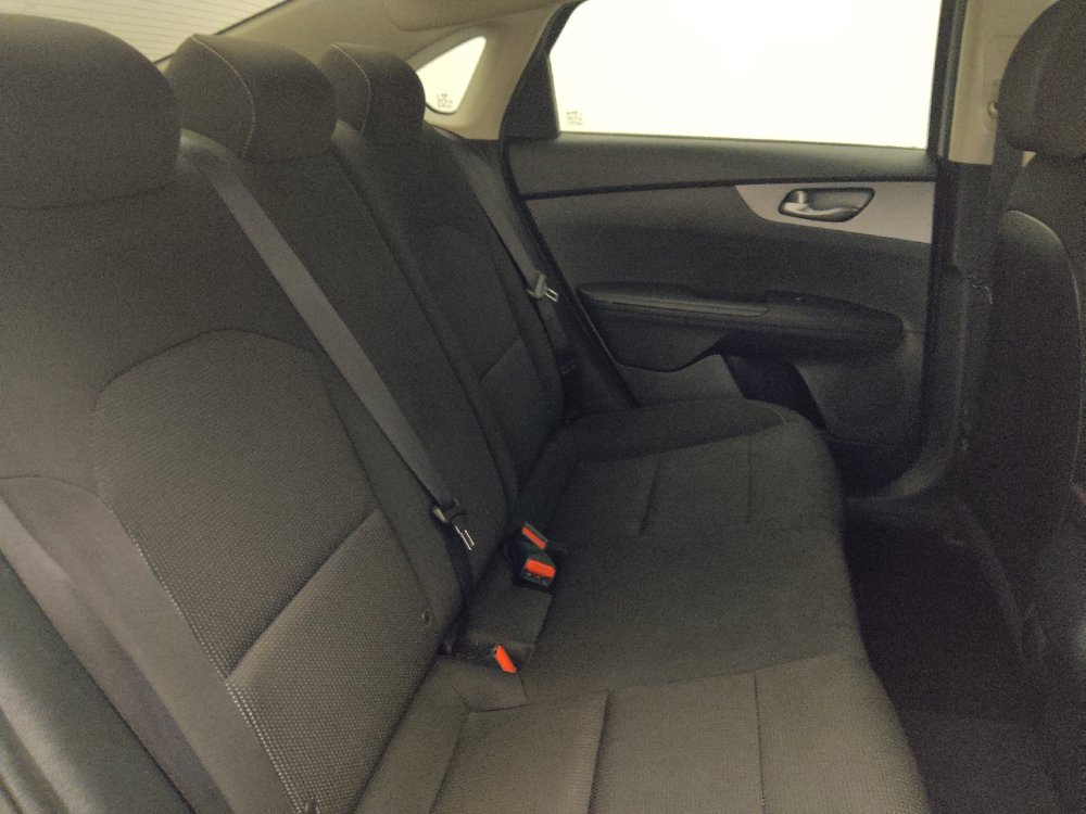 Used 2020 Kia Forte LXS FWD image 19