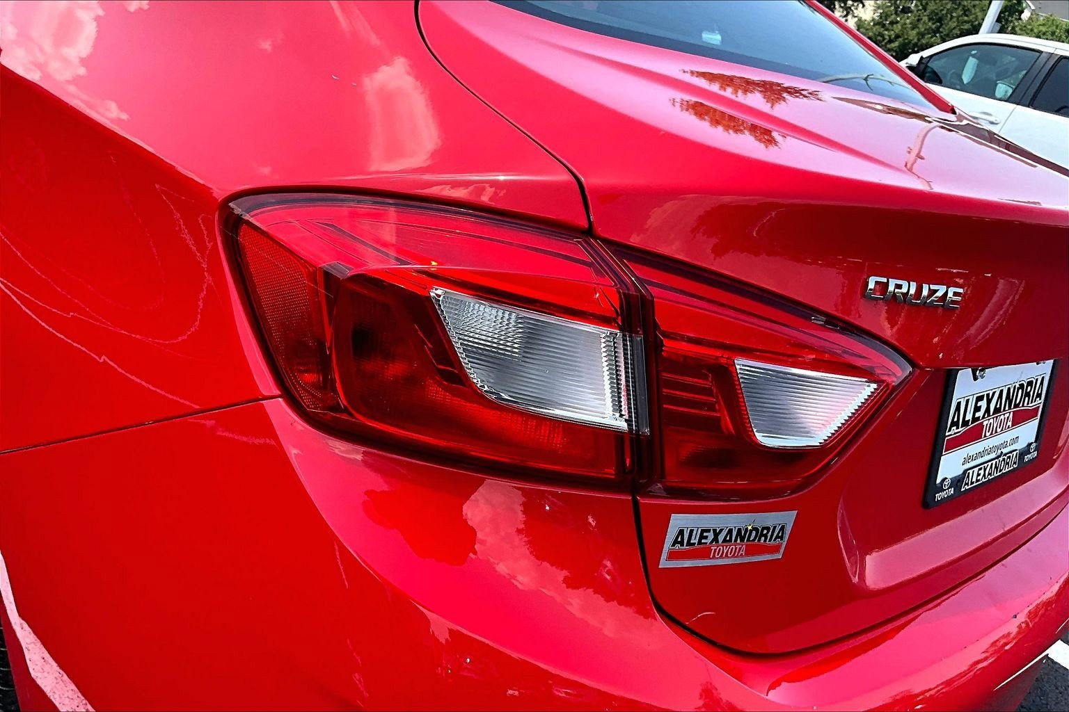 Used 2018 Chevrolet Cruze Premier FWD image 27