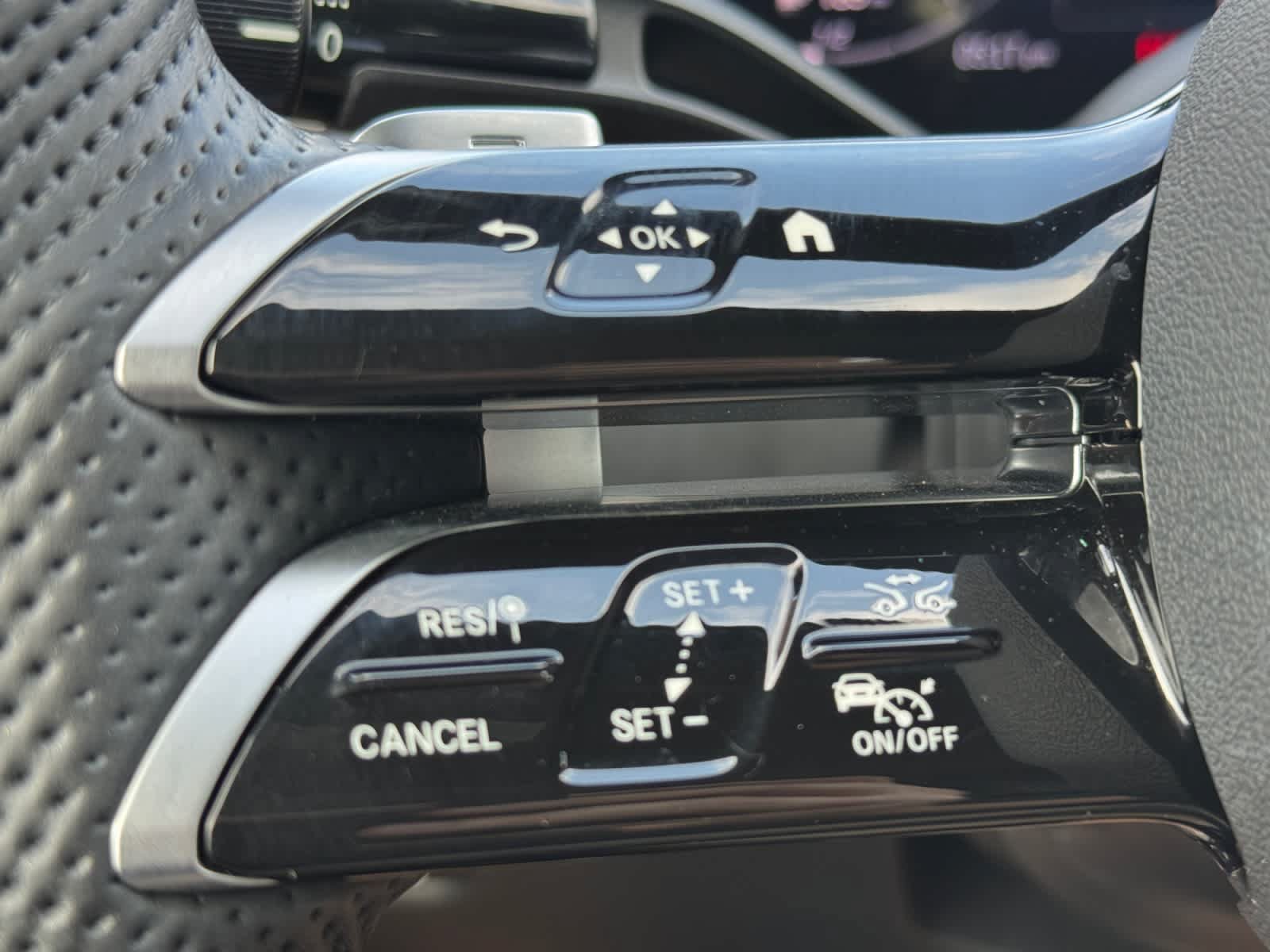 Certified 2024 Mercedes-Benz C 300 4MATIC Sedan image 19
