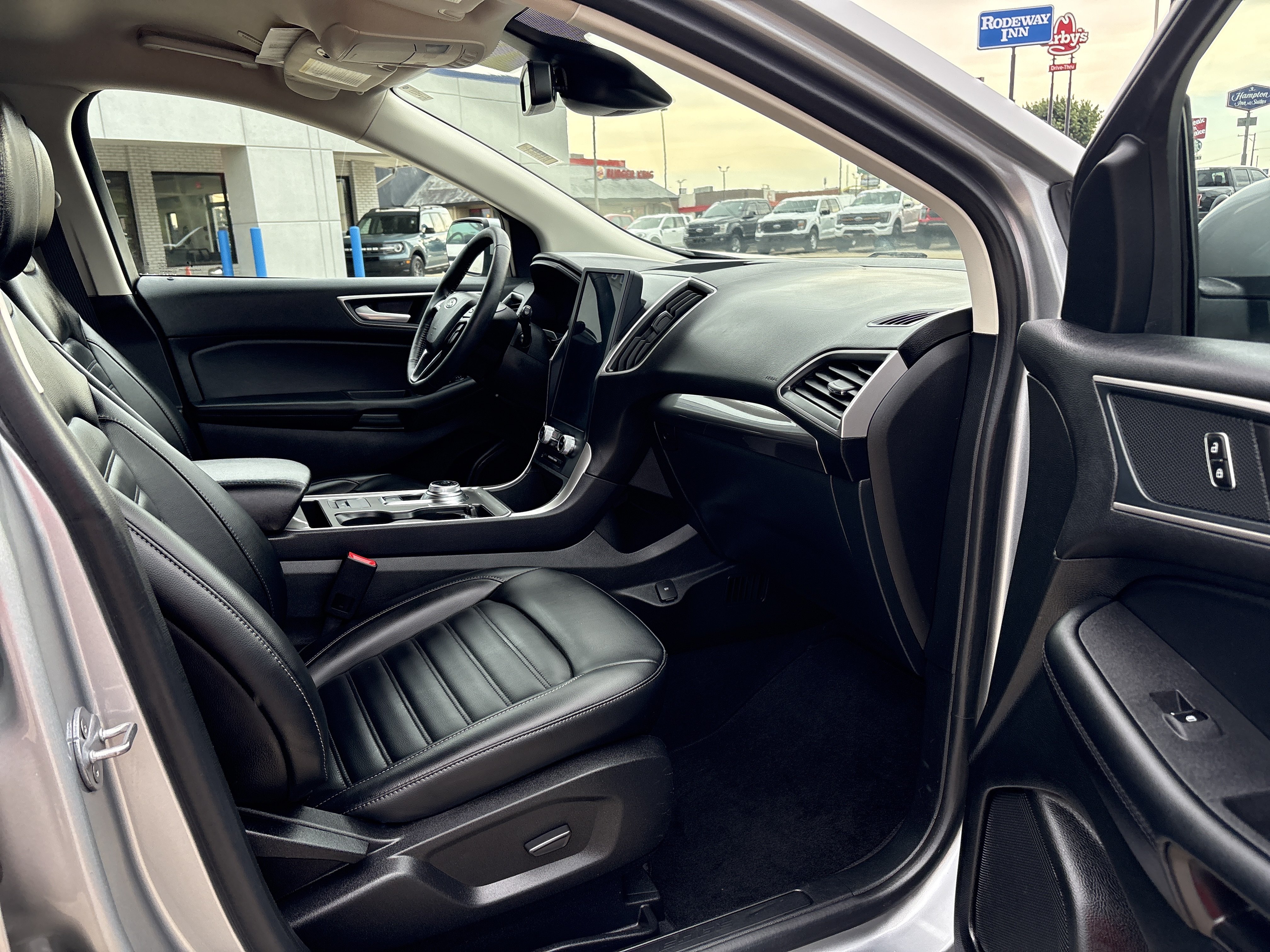 Used 2024 Ford Edge SEL w/ Convenience Package AWD/4WD image 7