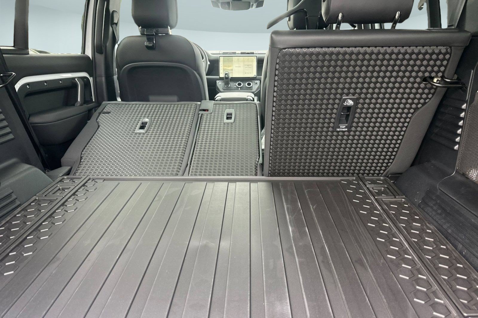 New 2026 Land Rover Defender 110 X-Dynamic SE AWD/4WD image 24