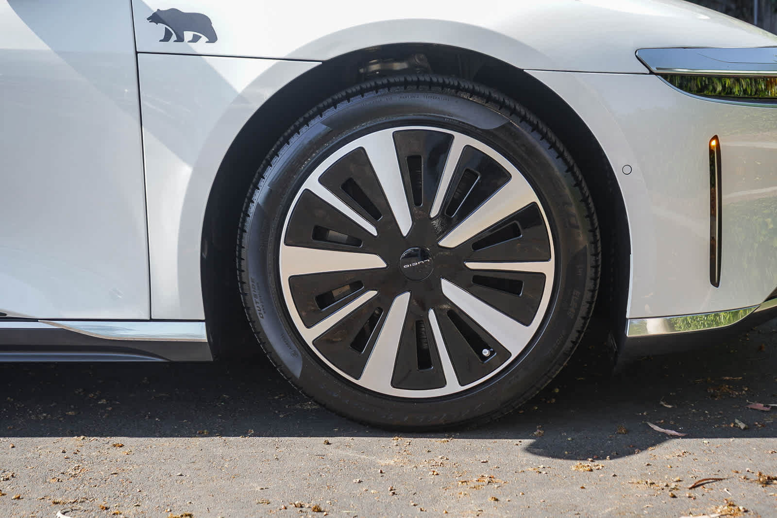Used 2024 Lucid Air Pure RWD image 9