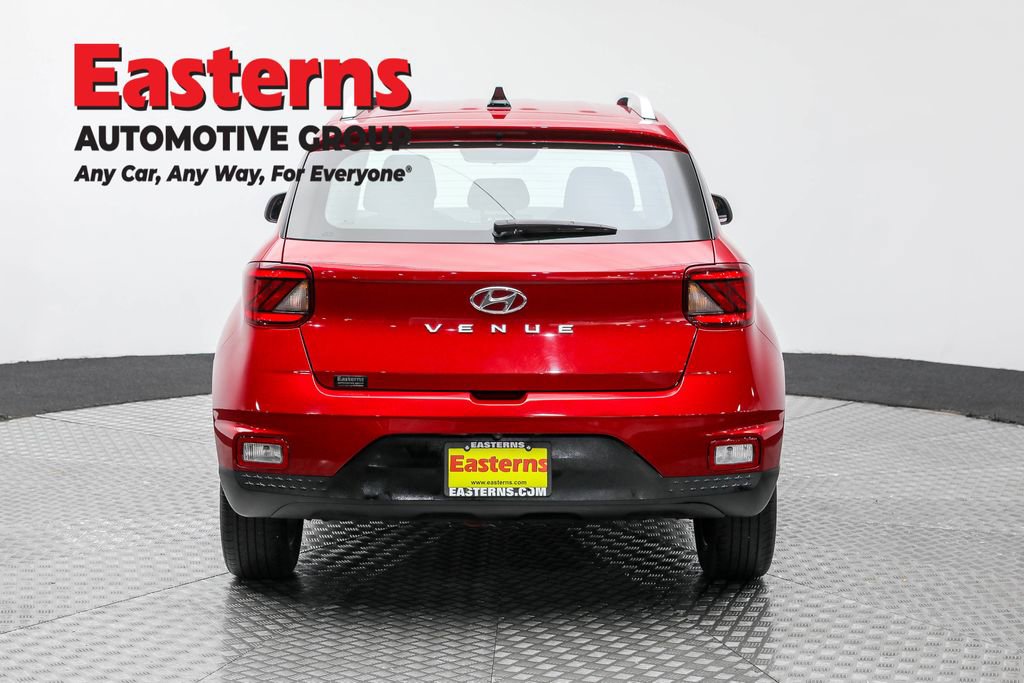 Used 2022 Hyundai Venue SEL image 7