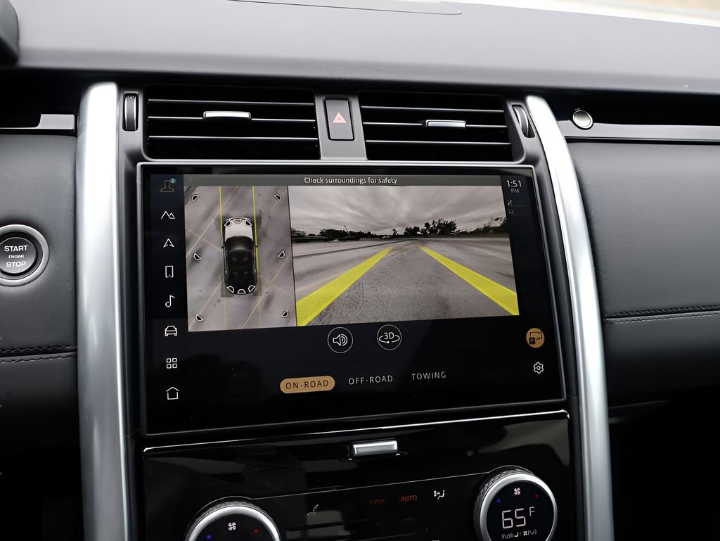 Certified 2025 Land Rover Discovery S AWD/4WD image 25