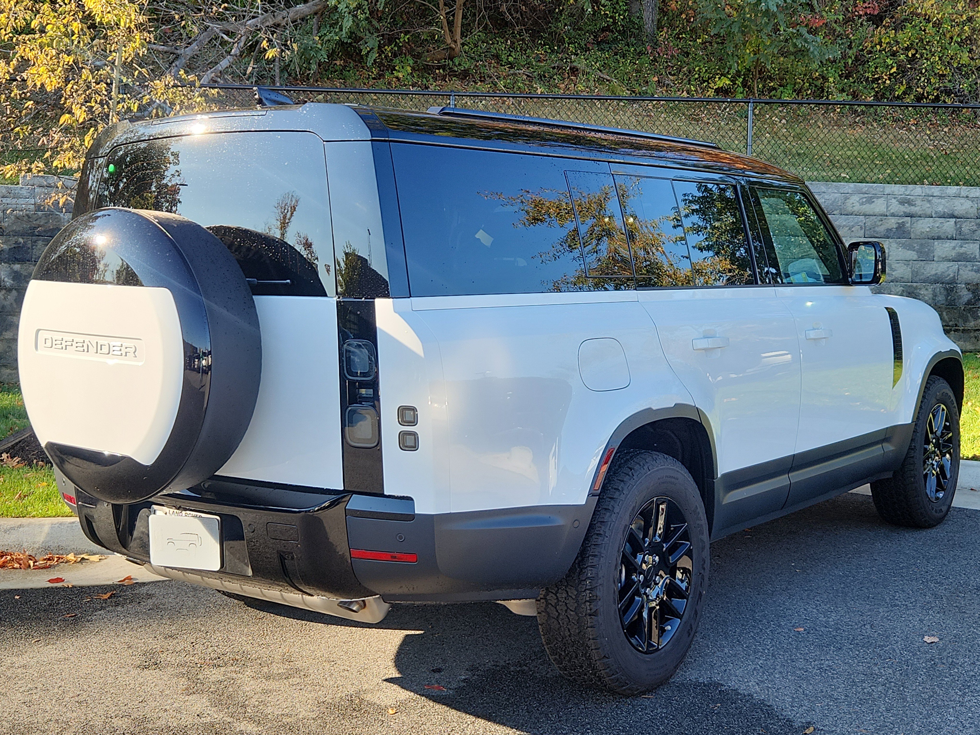 New 2026 Land Rover Defender 130 S image 2