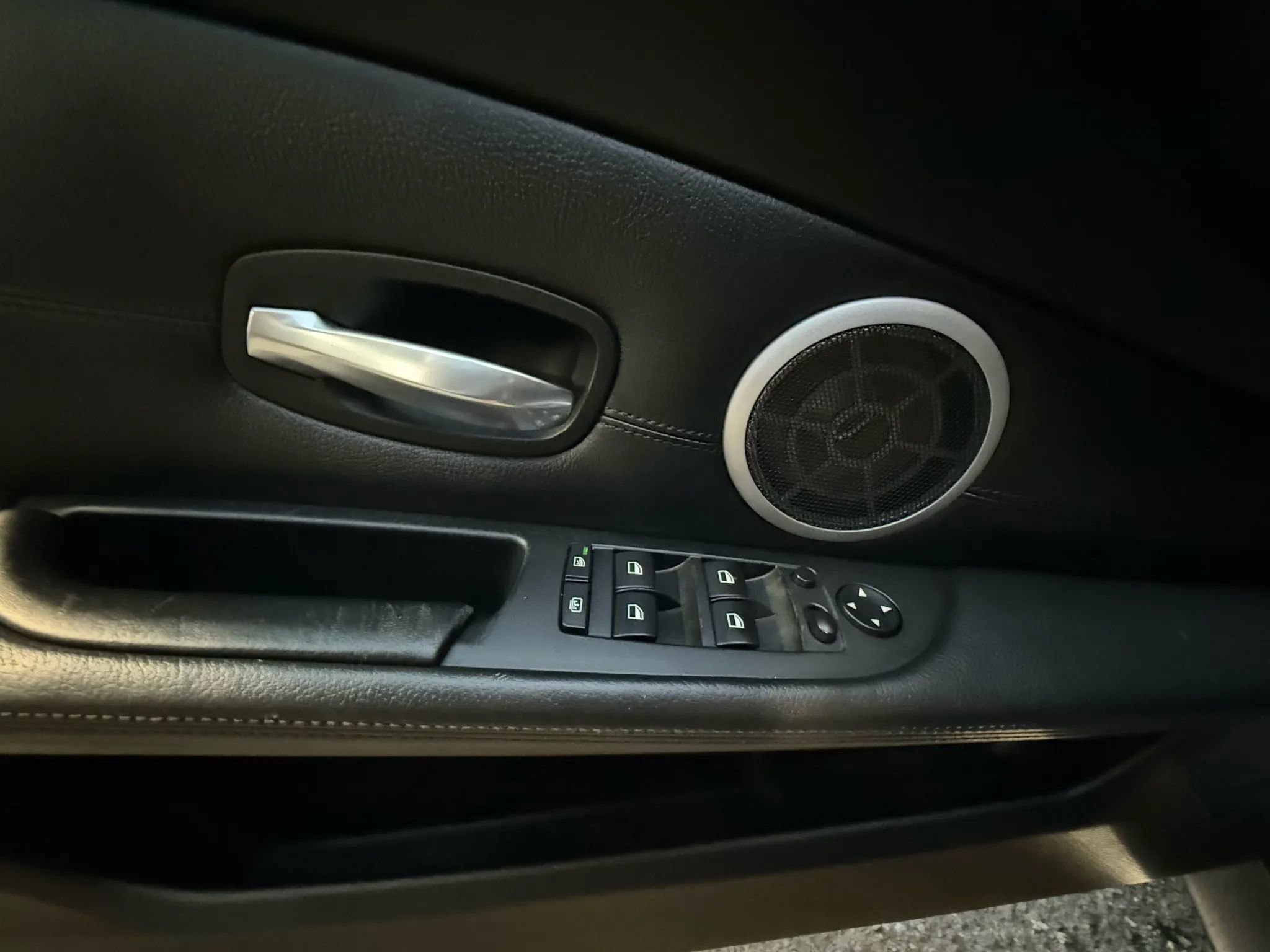 Used 2010 BMW M5 image 10