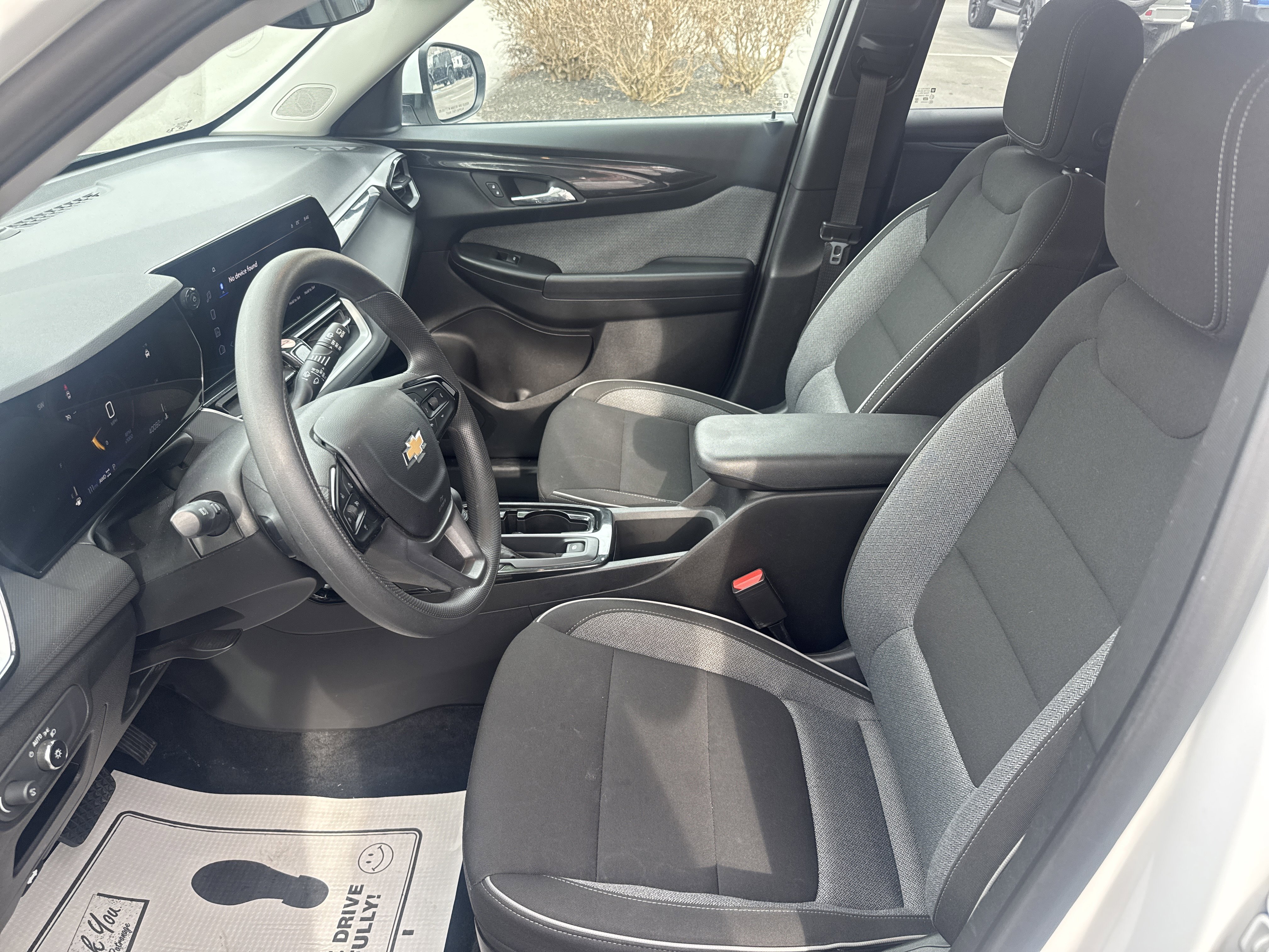 Used 2025 Chevrolet TrailBlazer LT image 12