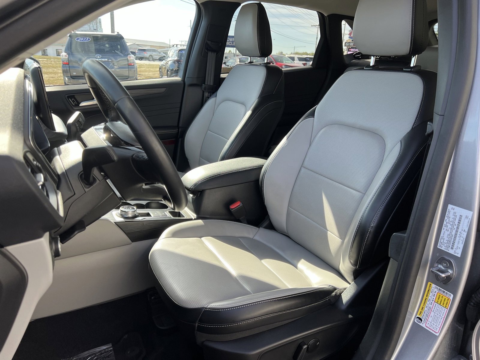 Used 2023 Ford Escape Platinum image 13