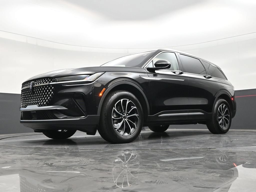 Used 2025 Lincoln Nautilus Premier AWD/4WD image 22