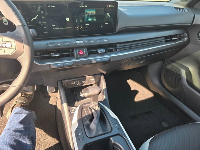 New 2025 Kia K4 GT-Line Turbo image 2