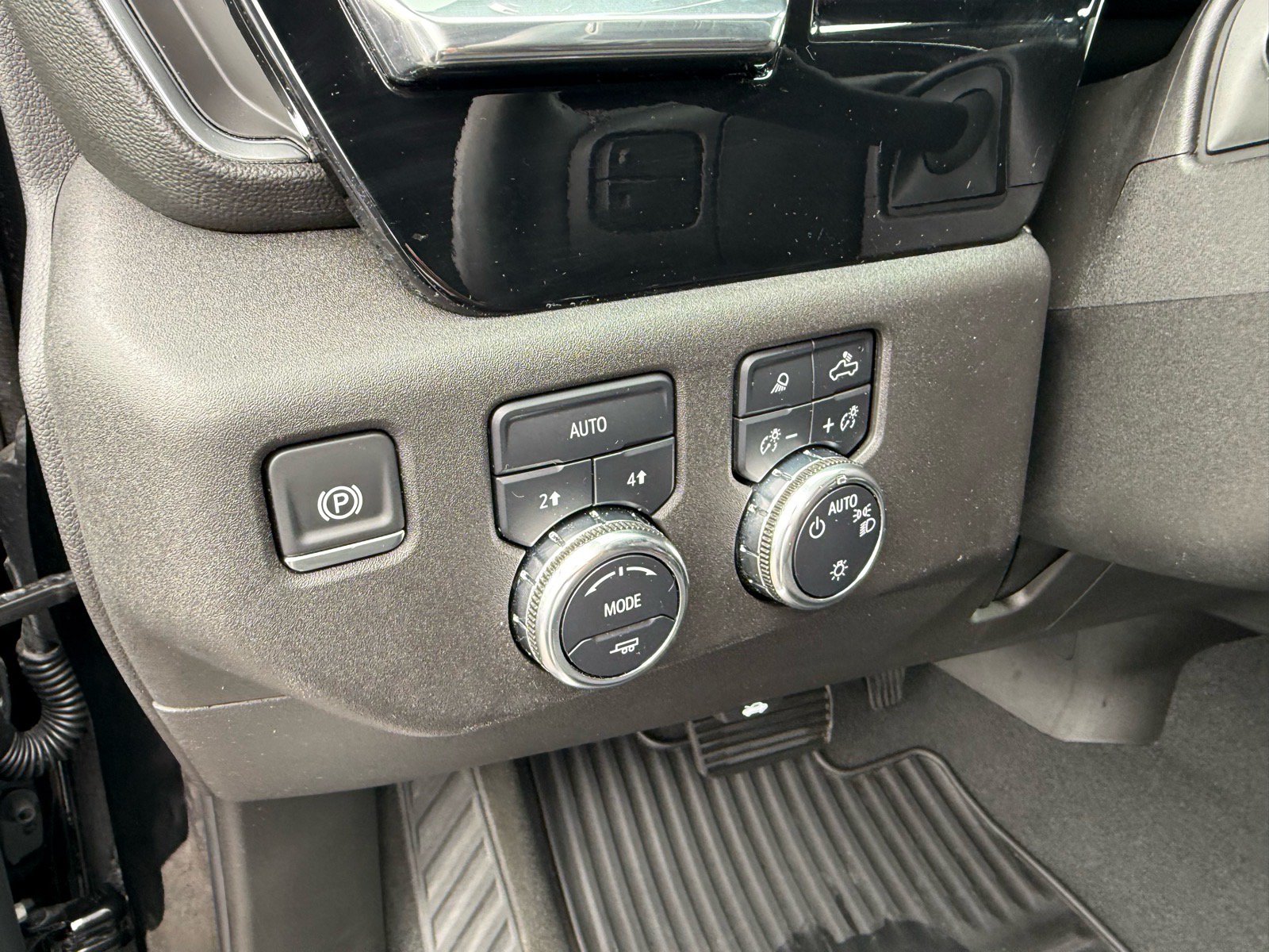 Used 2025 GMC Sierra 1500 SLE w/ Preferred Package AWD/4WD image 20