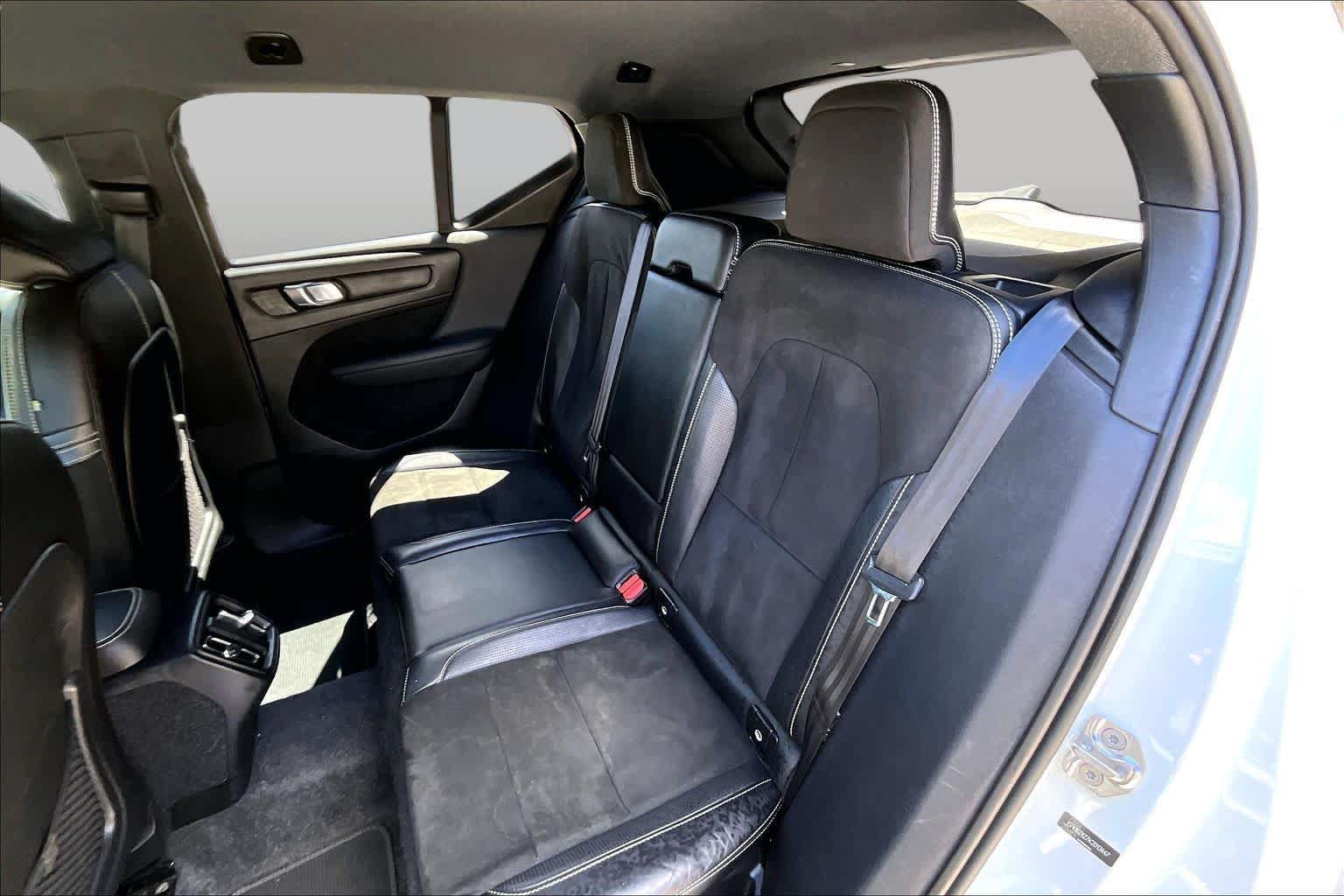 Used 2019 Volvo XC40 AWD T5 image 20