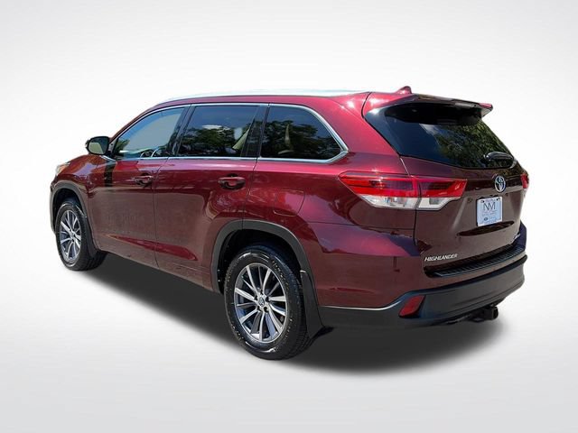 Used 2017 Toyota Highlander XLE AWD/4WD image 5