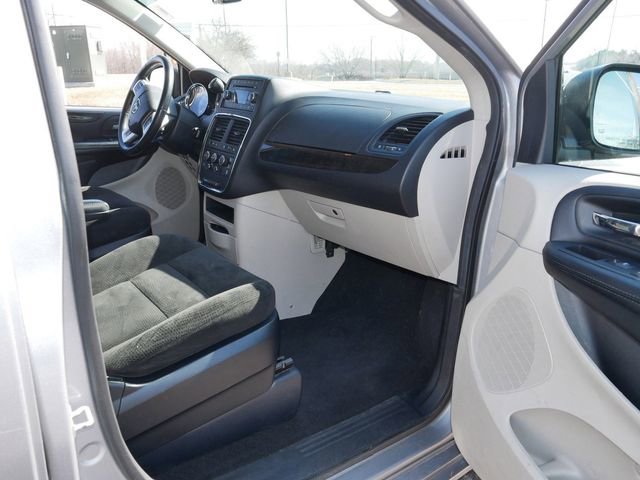 Used 2016 Dodge Grand Caravan SE w/ Quick Order Package 29E SE FWD image 20