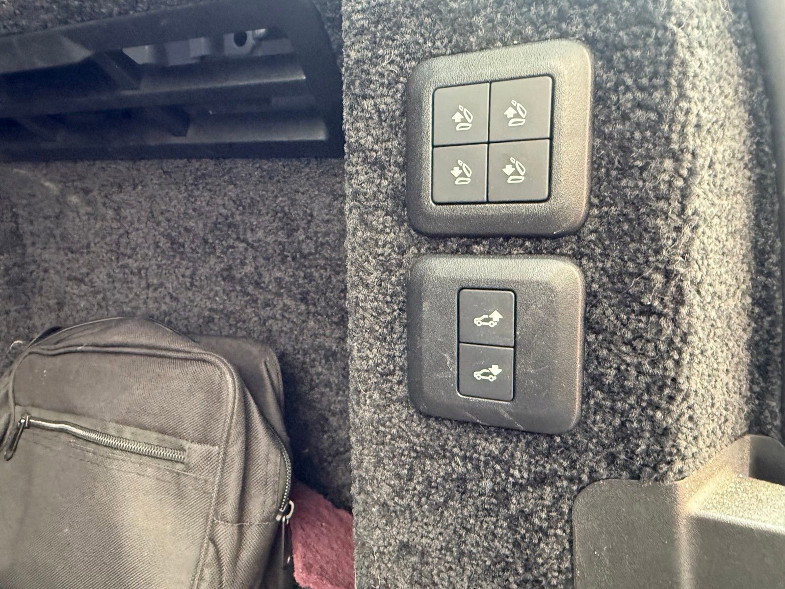 Used 2020 Land Rover Range Rover HSE image 23