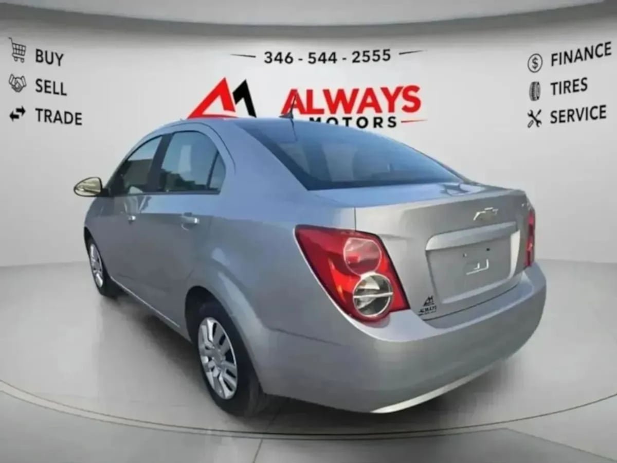 Used 2013 Chevrolet Sonic LS FWD image 26