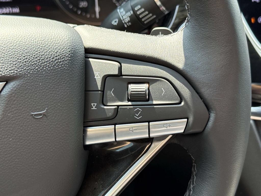 Used 2024 Cadillac XT6 Premium Luxury w/ Technology Package FWD image 37